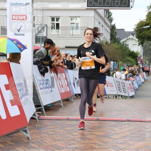 31.08.2025 - 21. Blankeneser Heldenlauf Strokosch-Dieckow http://msf.ph/oto/8703628 31.08.2025 13:02:47 Ziel 5754, 5603 meine-sportfotos.de