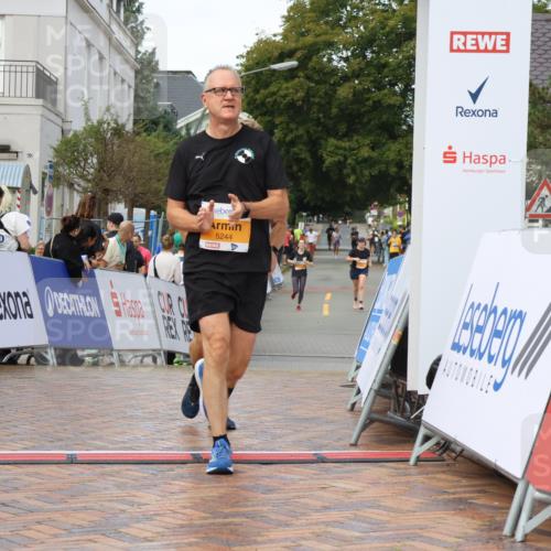 31.08.2025 - 21. Blankeneser Heldenlauf Strokosch-Dieckow http://msf.ph/oto/8703639 31.08.2025 13:02:36 Ziel 5244, 5841 meine-sportfotos.de