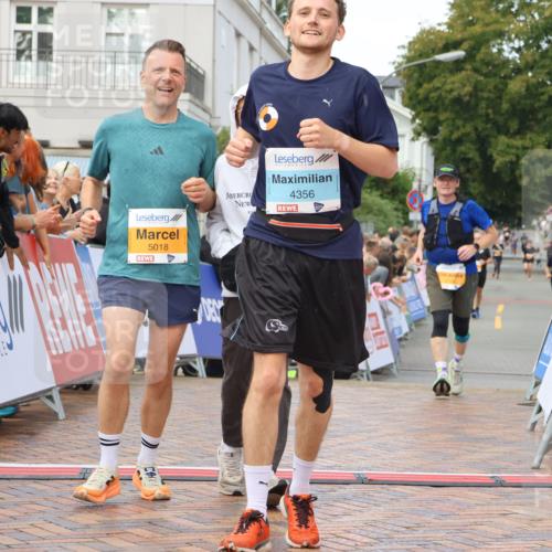31.08.2025 - 21. Blankeneser Heldenlauf Strokosch-Dieckow http://msf.ph/oto/8703647 31.08.2025 13:02:23 Ziel 5018, 5128, 4356 meine-sportfotos.de