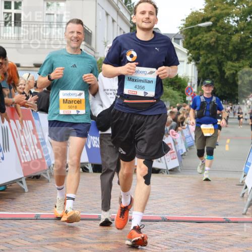 31.08.2025 - 21. Blankeneser Heldenlauf Strokosch-Dieckow http://msf.ph/oto/8703651 31.08.2025 13:02:23 Ziel 5018, 5128, 4356 meine-sportfotos.de