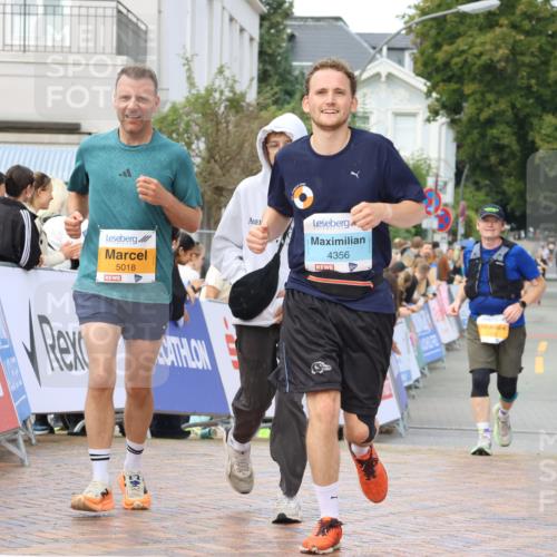 31.08.2025 - 21. Blankeneser Heldenlauf Strokosch-Dieckow http://msf.ph/oto/8703654 31.08.2025 13:02:22 Ziel 5018, 5128, 4356 meine-sportfotos.de