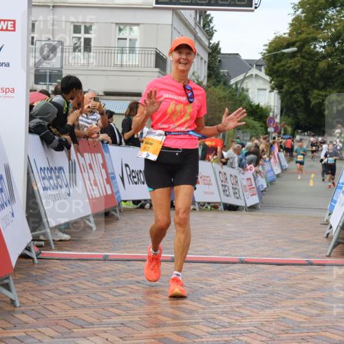 31.08.2025 - 21. Blankeneser Heldenlauf Strokosch-Dieckow http://msf.ph/oto/8703662 31.08.2025 13:02:10 Ziel 5766, 5812 meine-sportfotos.de