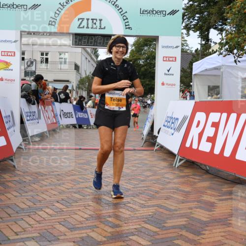 31.08.2025 - 21. Blankeneser Heldenlauf Strokosch-Dieckow http://msf.ph/oto/8703683 31.08.2025 13:02:03 Ziel 5766, 5757, 5064, 5100, 5069 meine-sportfotos.de