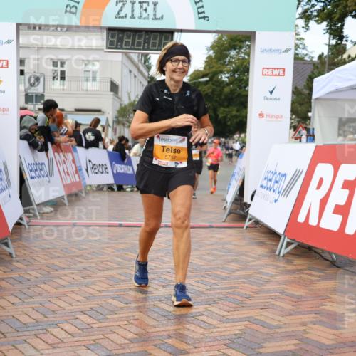 31.08.2025 - 21. Blankeneser Heldenlauf Strokosch-Dieckow http://msf.ph/oto/8703685 31.08.2025 13:02:03 Ziel 5766, 5757, 5064, 5100, 5069 meine-sportfotos.de