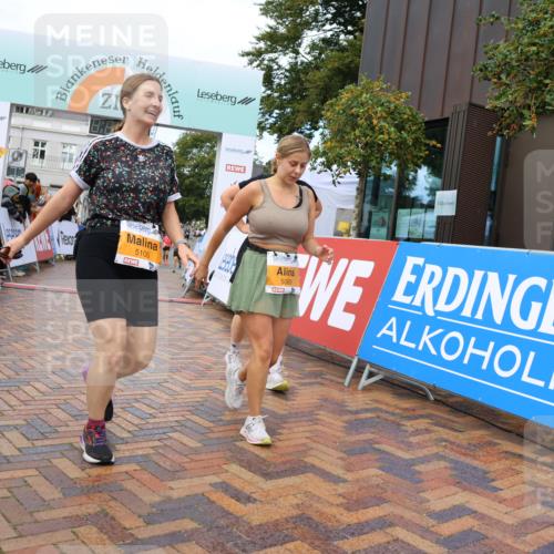 31.08.2025 - 21. Blankeneser Heldenlauf Strokosch-Dieckow http://msf.ph/oto/8703689 31.08.2025 13:02:00 Ziel 5325, 5757, 5064, 5100, 5069 meine-sportfotos.de