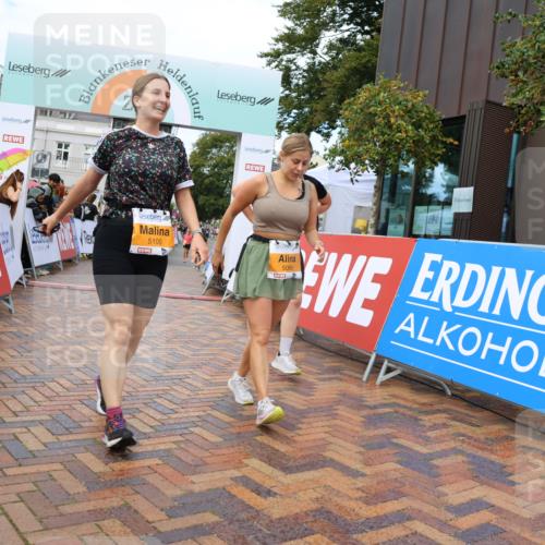 31.08.2025 - 21. Blankeneser Heldenlauf Strokosch-Dieckow http://msf.ph/oto/8703691 31.08.2025 13:02:00 Ziel 5325, 5757, 5064, 5100, 5069 meine-sportfotos.de