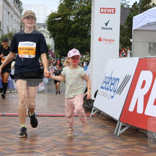 31.08.2025 - 21. Blankeneser Heldenlauf Strokosch-Dieckow http://msf.ph/oto/8703711 31.08.2025 13:01:52 Ziel 5325, 5612, 4307 meine-sportfotos.de