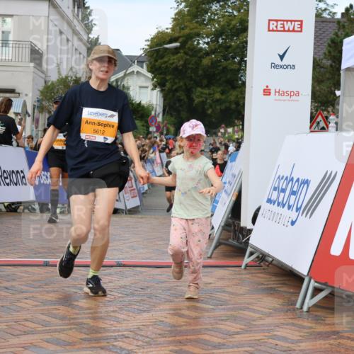 31.08.2025 - 21. Blankeneser Heldenlauf Strokosch-Dieckow http://msf.ph/oto/8703716 31.08.2025 13:01:51 Ziel 5325, 5612, 4307 meine-sportfotos.de