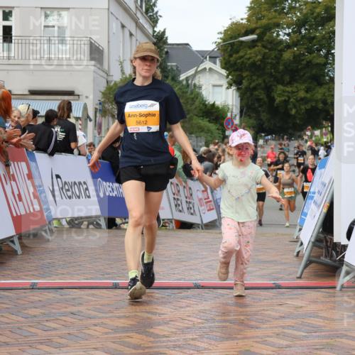 31.08.2025 - 21. Blankeneser Heldenlauf Strokosch-Dieckow http://msf.ph/oto/8703719 31.08.2025 13:01:51 Ziel 5325, 5612, 4307 meine-sportfotos.de