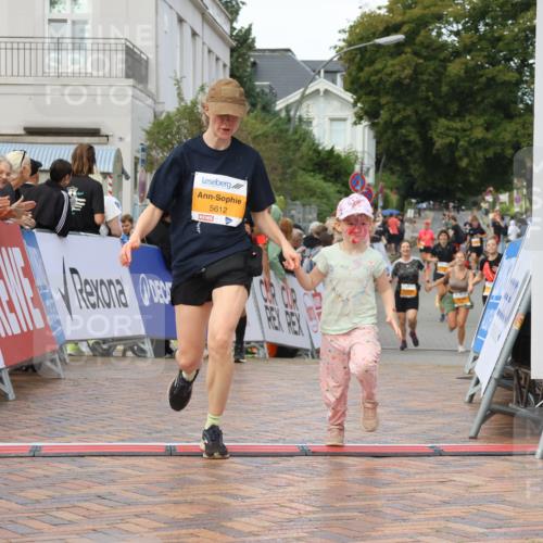 31.08.2025 - 21. Blankeneser Heldenlauf Strokosch-Dieckow http://msf.ph/oto/8703723 31.08.2025 13:01:50 Ziel 5325, 5612, 4307 meine-sportfotos.de