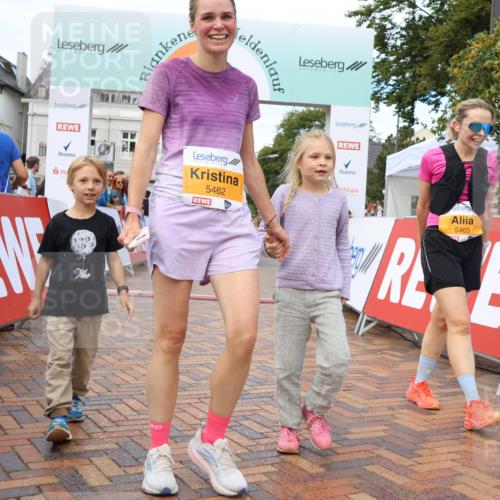 31.08.2025 - 21. Blankeneser Heldenlauf Strokosch-Dieckow http://msf.ph/oto/8703752 31.08.2025 13:01:12 Ziel 5465, 5462 meine-sportfotos.de