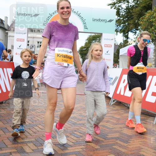 31.08.2025 - 21. Blankeneser Heldenlauf Strokosch-Dieckow http://msf.ph/oto/8703753 31.08.2025 13:01:11 Ziel 5465, 5462 meine-sportfotos.de