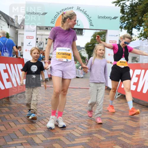 31.08.2025 - 21. Blankeneser Heldenlauf Strokosch-Dieckow http://msf.ph/oto/8703760 31.08.2025 13:01:11 Ziel 5465, 5462 meine-sportfotos.de