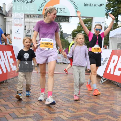 31.08.2025 - 21. Blankeneser Heldenlauf Strokosch-Dieckow http://msf.ph/oto/8703766 31.08.2025 13:01:11 Ziel 5465, 5462 meine-sportfotos.de