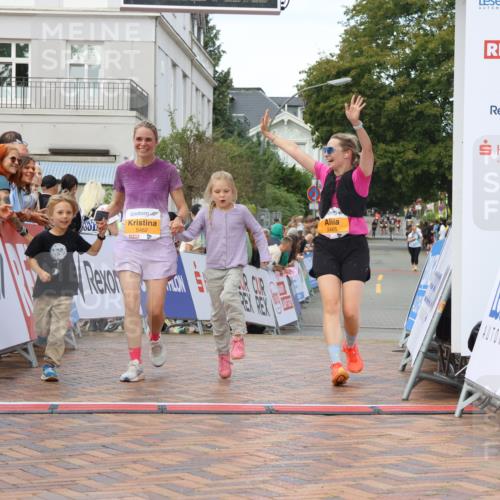 31.08.2025 - 21. Blankeneser Heldenlauf Strokosch-Dieckow http://msf.ph/oto/8703781 31.08.2025 13:01:05 Ziel 5465, 5462 meine-sportfotos.de
