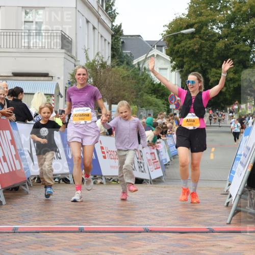 31.08.2025 - 21. Blankeneser Heldenlauf Strokosch-Dieckow http://msf.ph/oto/8703785 31.08.2025 13:01:05 Ziel 5465, 5462 meine-sportfotos.de