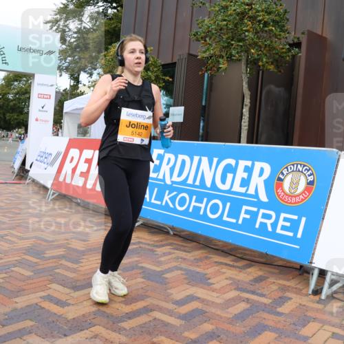 31.08.2025 - 21. Blankeneser Heldenlauf Strokosch-Dieckow http://msf.ph/oto/8703830 31.08.2025 13:00:04 Ziel 5764, 5142, 5233 meine-sportfotos.de