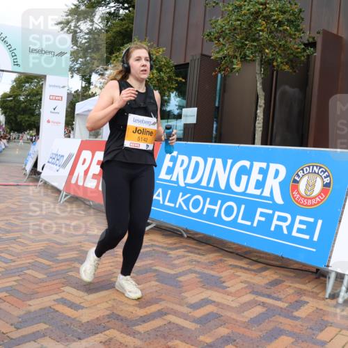 31.08.2025 - 21. Blankeneser Heldenlauf Strokosch-Dieckow http://msf.ph/oto/8703831 31.08.2025 13:00:04 Ziel 5764, 5142, 5233 meine-sportfotos.de