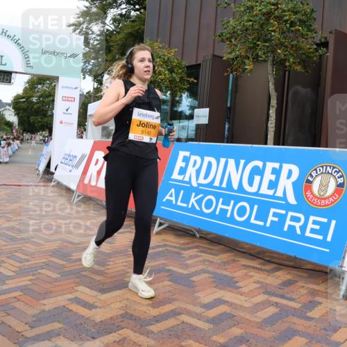 31.08.2025 - 21. Blankeneser Heldenlauf Strokosch-Dieckow http://msf.ph/oto/8703832 31.08.2025 13:00:04 Ziel 5764, 5142, 5233 meine-sportfotos.de