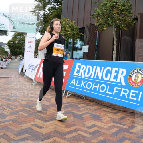 31.08.2025 - 21. Blankeneser Heldenlauf Strokosch-Dieckow http://msf.ph/oto/8703833 31.08.2025 13:00:04 Ziel 5764, 5142, 5233 meine-sportfotos.de