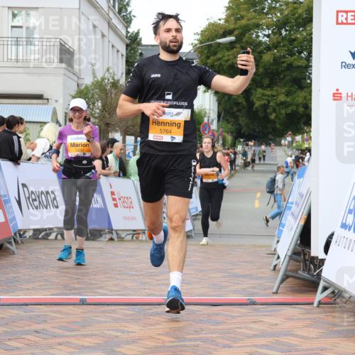 31.08.2025 - 21. Blankeneser Heldenlauf Strokosch-Dieckow http://msf.ph/oto/8703844 31.08.2025 12:59:59 Ziel 5764, 5256, 5142, 5233 meine-sportfotos.de