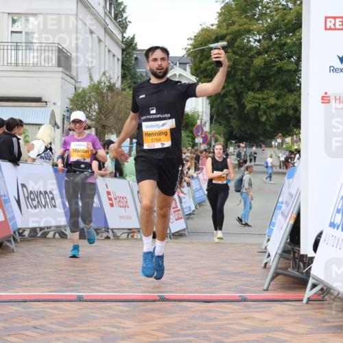 31.08.2025 - 21. Blankeneser Heldenlauf Strokosch-Dieckow http://msf.ph/oto/8703851 31.08.2025 12:59:59 Ziel 5764, 5256, 5142, 5233 meine-sportfotos.de