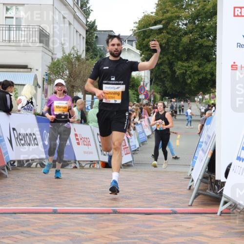 31.08.2025 - 21. Blankeneser Heldenlauf Strokosch-Dieckow http://msf.ph/oto/8703855 31.08.2025 12:59:58 Ziel 5764, 5256, 5142, 5233 meine-sportfotos.de