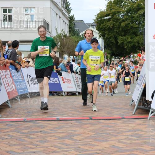 31.08.2025 - 21. Blankeneser Heldenlauf Strokosch-Dieckow http://msf.ph/oto/8703957 31.08.2025 10:34:34 Ziel 2110, 2668, 2090, 2083 meine-sportfotos.de