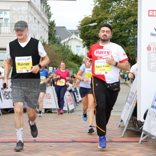 31.08.2025 - 21. Blankeneser Heldenlauf Strokosch-Dieckow http://msf.ph/oto/8704133 31.08.2025 10:31:57 Ziel 2222, 2567, 2077, 2407, 2462, 2734, 2735, 2105, 2278, 2228, 2501 meine-sportfotos.de