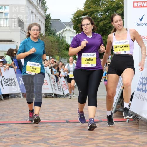 31.08.2025 - 21. Blankeneser Heldenlauf Strokosch-Dieckow http://msf.ph/oto/8704230 31.08.2025 10:31:11 Ziel 2437, 2324, 2147, 2121, 2307, 2018 meine-sportfotos.de