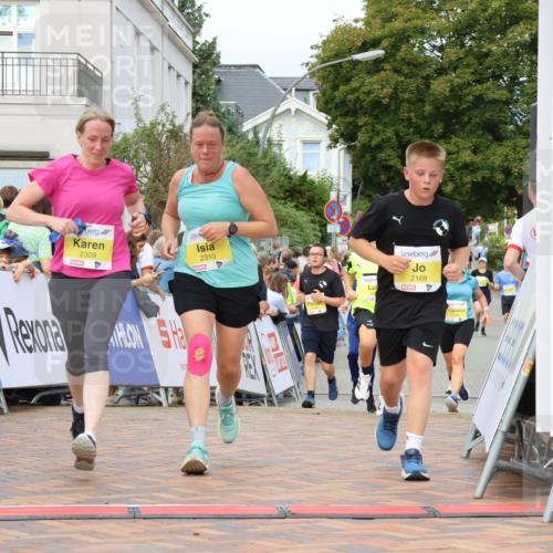 31.08.2025 - 21. Blankeneser Heldenlauf Strokosch-Dieckow http://msf.ph/oto/8704271 31.08.2025 10:30:51 Ziel 2179, 2594, 2376, 2279, 2168, 2600, 2206, 2309, 2310 meine-sportfotos.de