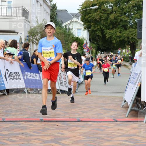 31.08.2025 - 21. Blankeneser Heldenlauf Strokosch-Dieckow http://msf.ph/oto/8704339 31.08.2025 10:30:05 Ziel 2210, 2260, 2169 meine-sportfotos.de