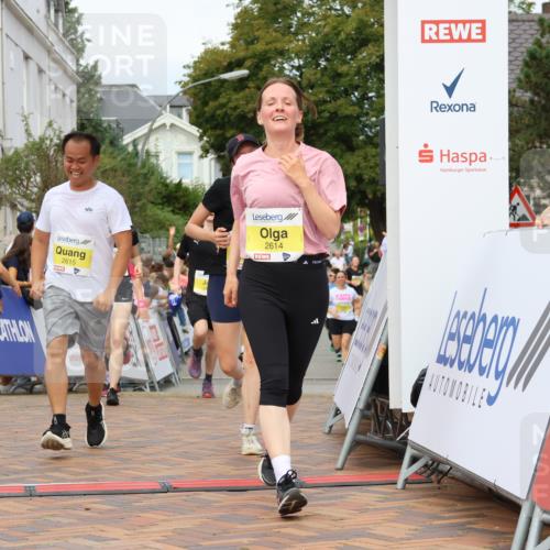 31.08.2025 - 21. Blankeneser Heldenlauf Strokosch-Dieckow http://msf.ph/oto/8704396 31.08.2025 10:29:36 Ziel 2491, 2578, 2614, 2615, 2426, 2684, 2538, 2558, 2277 meine-sportfotos.de