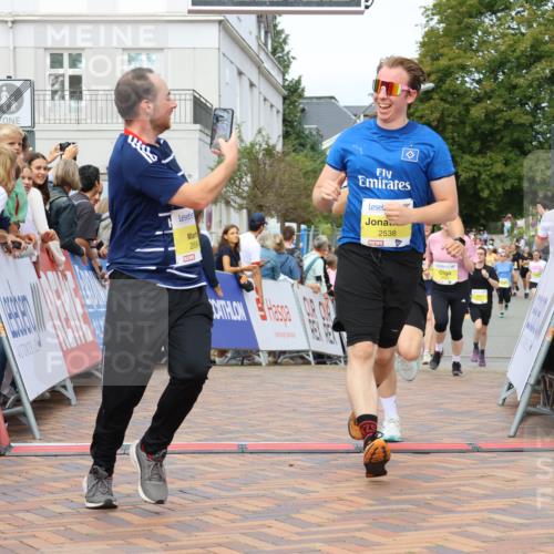 31.08.2025 - 21. Blankeneser Heldenlauf Strokosch-Dieckow http://msf.ph/oto/8704408 31.08.2025 10:29:33 Ziel 2578, 2614, 2615, 2684, 2538, 2558, 2277 meine-sportfotos.de