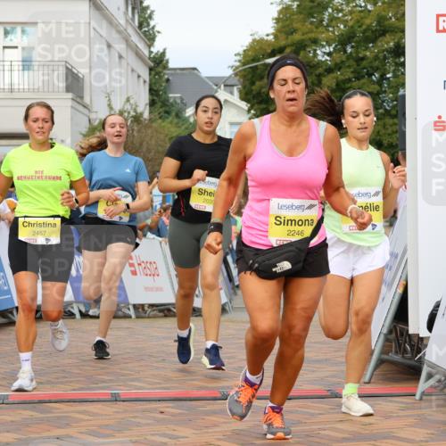 31.08.2025 - 21. Blankeneser Heldenlauf Strokosch-Dieckow http://msf.ph/oto/8704446 31.08.2025 10:29:03 Ziel 2246, 2035, 2457, 2212, 2230, 2381 meine-sportfotos.de