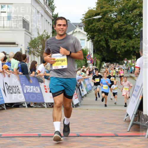 31.08.2025 - 21. Blankeneser Heldenlauf Strokosch-Dieckow http://msf.ph/oto/8704479 31.08.2025 10:28:48 Ziel 2346, 2697, 2700, 2387 meine-sportfotos.de