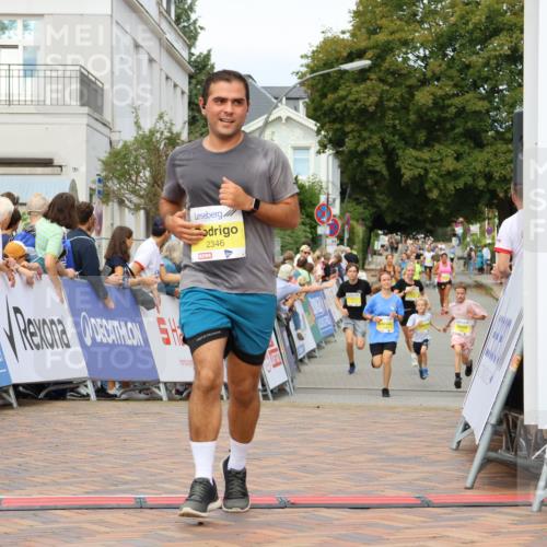 31.08.2025 - 21. Blankeneser Heldenlauf Strokosch-Dieckow http://msf.ph/oto/8704480 31.08.2025 10:28:48 Ziel 2346, 2697, 2700, 2387 meine-sportfotos.de