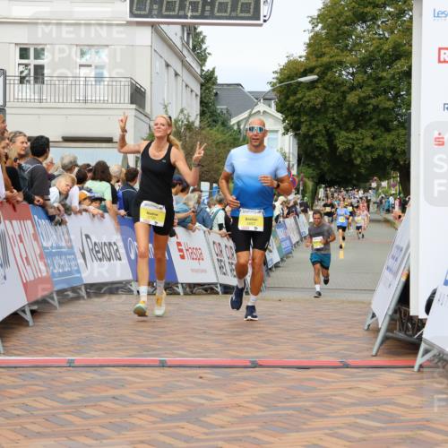 31.08.2025 - 21. Blankeneser Heldenlauf Strokosch-Dieckow http://msf.ph/oto/8704496 31.08.2025 10:28:41 Ziel 2727, 2697, 2700, 2351, 2687 meine-sportfotos.de