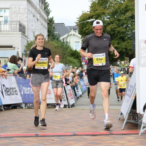 31.08.2025 - 21. Blankeneser Heldenlauf Strokosch-Dieckow http://msf.ph/oto/8704548 31.08.2025 10:28:15 Ziel 2348, 2140, 2133, 2625, 2088 meine-sportfotos.de