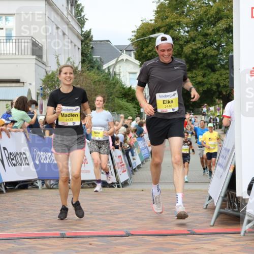 31.08.2025 - 21. Blankeneser Heldenlauf Strokosch-Dieckow http://msf.ph/oto/8704549 31.08.2025 10:28:15 Ziel 2348, 2140, 2133, 2625, 2088 meine-sportfotos.de