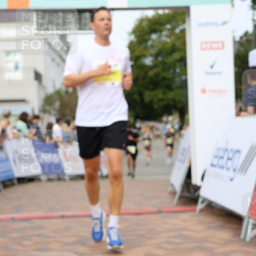 31.08.2025 - 21. Blankeneser Heldenlauf Strokosch-Dieckow http://msf.ph/oto/8704568 31.08.2025 10:28:07 Ziel 2112, 2348, 2068, 2067, 2741, 2659, 2261 meine-sportfotos.de