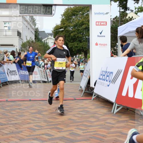 31.08.2025 - 21. Blankeneser Heldenlauf Strokosch-Dieckow http://msf.ph/oto/8704663 31.08.2025 10:27:11 Ziel 1101, 2150, 2205, 2521, 2517, 2413 meine-sportfotos.de