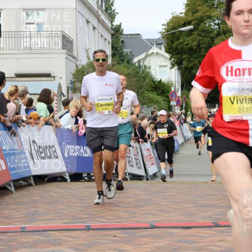 31.08.2025 - 21. Blankeneser Heldenlauf Strokosch-Dieckow http://msf.ph/oto/8704732 31.08.2025 10:26:32 Ziel 2706, 2254, 2497, 2688, 2007 meine-sportfotos.de