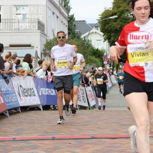 31.08.2025 - 21. Blankeneser Heldenlauf Strokosch-Dieckow http://msf.ph/oto/8704733 31.08.2025 10:26:32 Ziel 2706, 2254, 2497, 2688, 2007 meine-sportfotos.de