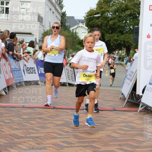 31.08.2025 - 21. Blankeneser Heldenlauf Strokosch-Dieckow http://msf.ph/oto/8704868 31.08.2025 10:25:10 Ziel 2641, 2357, 2183, 2717, 2285, 2286, 2331, 2053, 2359, 2661 meine-sportfotos.de