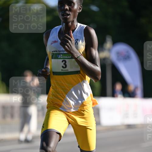 07.09.2025 - BARMER Alsterlauf Dr. Thomas Lammeyer http://msf.ph/oto/8704910 07.09.2025 09:16:42 Laufen 2, 36, 3 meine-sportfotos.de
