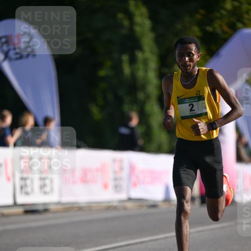 07.09.2025 - BARMER Alsterlauf Dr. Thomas Lammeyer http://msf.ph/oto/8704925 07.09.2025 09:16:54 Laufen 2548, 36, 2 meine-sportfotos.de
