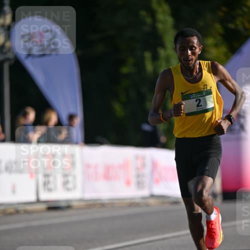 07.09.2025 - BARMER Alsterlauf Dr. Thomas Lammeyer http://msf.ph/oto/8704926 07.09.2025 09:16:54 Laufen 3, 136, 2 meine-sportfotos.de