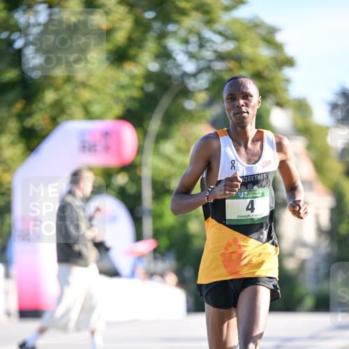 07.09.2025 - BARMER Alsterlauf Dr. Thomas Lammeyer http://msf.ph/oto/8704946 07.09.2025 09:17:00 Laufen 2, 36, 4 meine-sportfotos.de