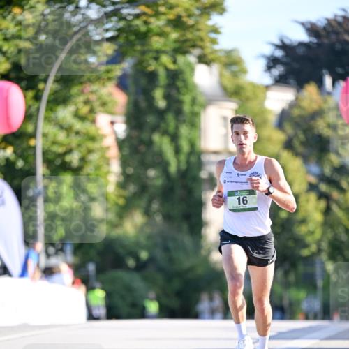 07.09.2025 - BARMER Alsterlauf Dr. Thomas Lammeyer http://msf.ph/oto/8704980 07.09.2025 09:17:43 Laufen 16 meine-sportfotos.de